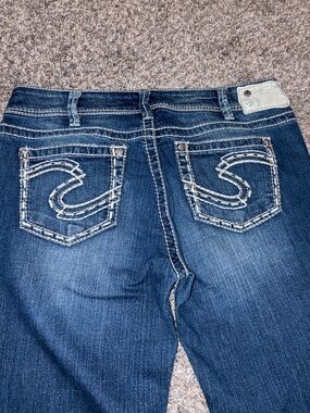 Silver Women’s Suki Jeans - size 31 x 32